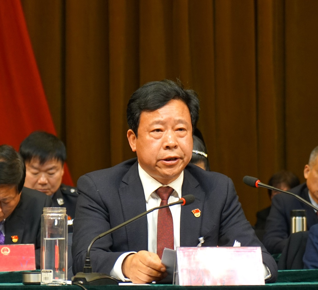4陈学功在闭幕会上讲话.jpg