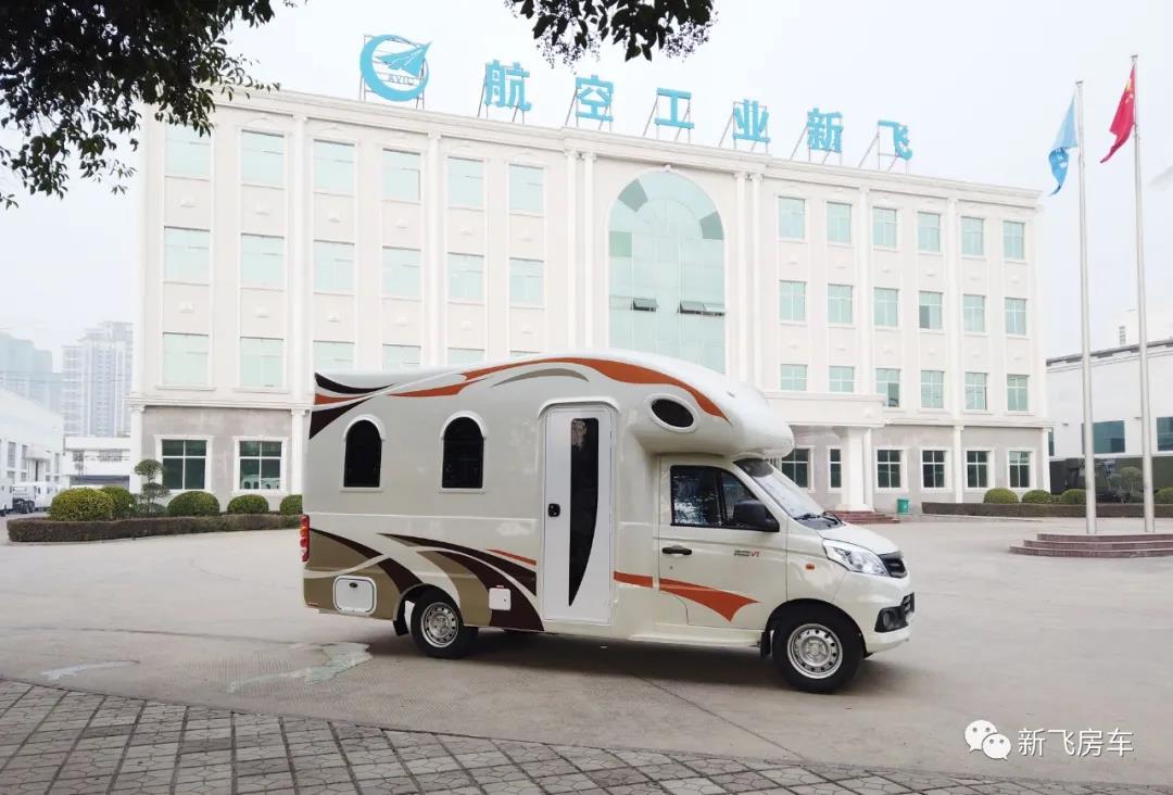 北京展会参展车型—新飞祥菱房车