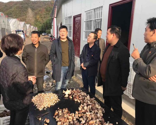 2019年10月份 赴瓦窑沟乡开展电商培训 (1)_副本.jpg