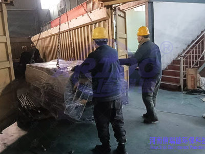 客户定制2000撕碎机发货